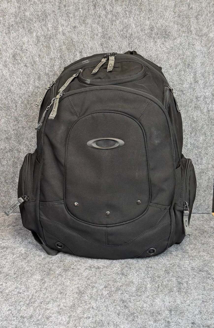Oakley Vintage Icon Tactical Field Gear Backpack Black